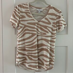 Mainstream Boutique Tan, White, and Gold, Zebra Print V-Neck T-shirt, Size Small